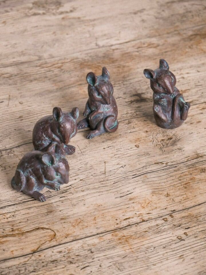 4pc-Resin-Mice-Garden-Ornaments-7-scaled