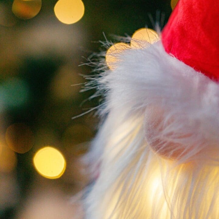 Christmas-beard-lit-up-santa-9