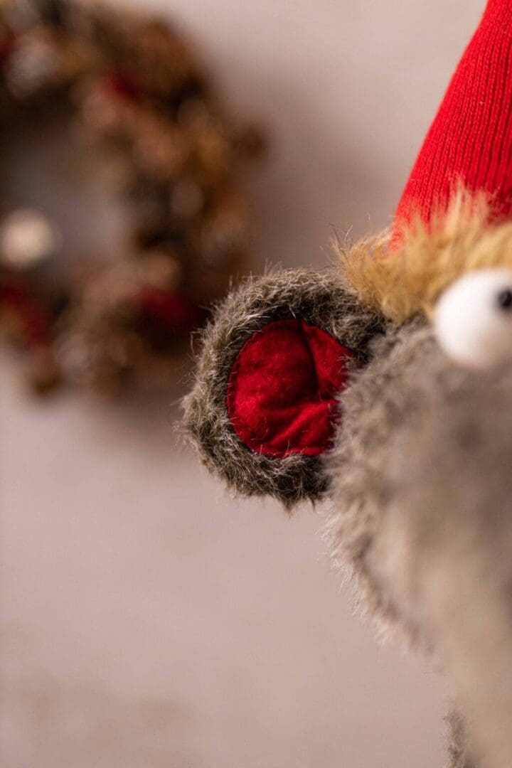 durable-rat-a-tat-christmas-mouse-doll-festive-decor