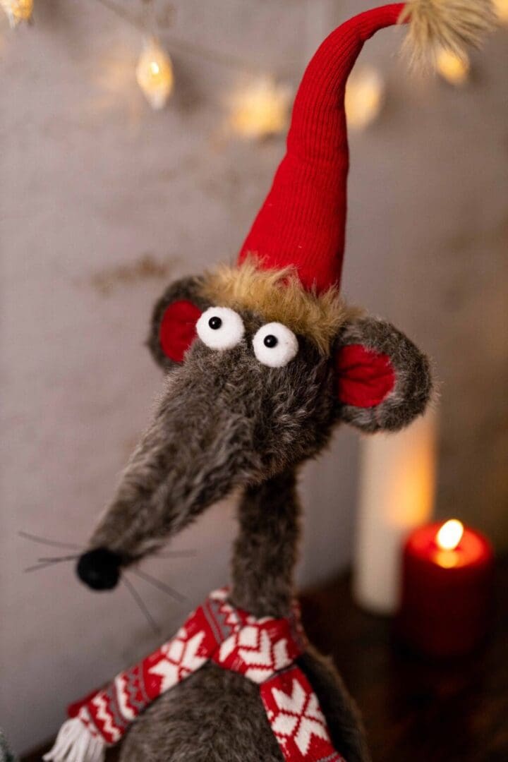 durable-rat-a-tat-christmas-mouse-doll-festive-decor