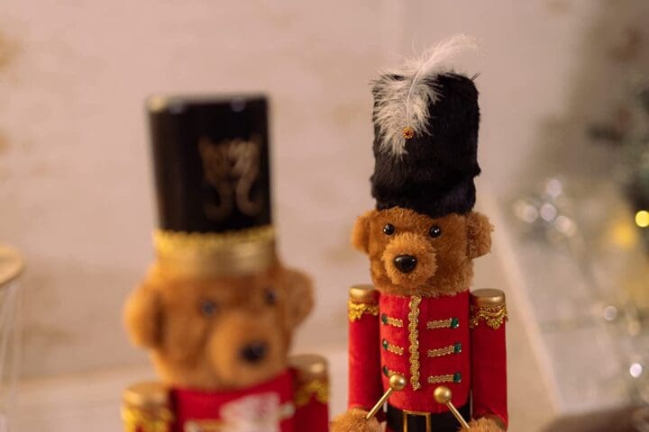 eye-catching-christmas-nutcracker-ornament-teddy