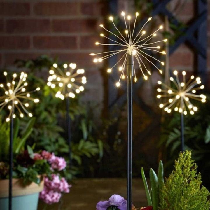 festive-wire-light-up-star-decoration-40-led