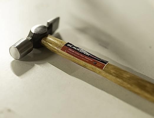 long-lasting-pin-hammer-with-wooden-handle-20mm