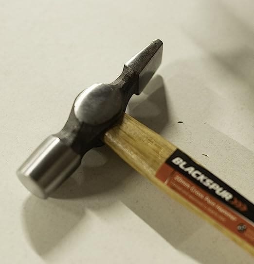 long-lasting-pin-hammer-with-wooden-handle-20mm